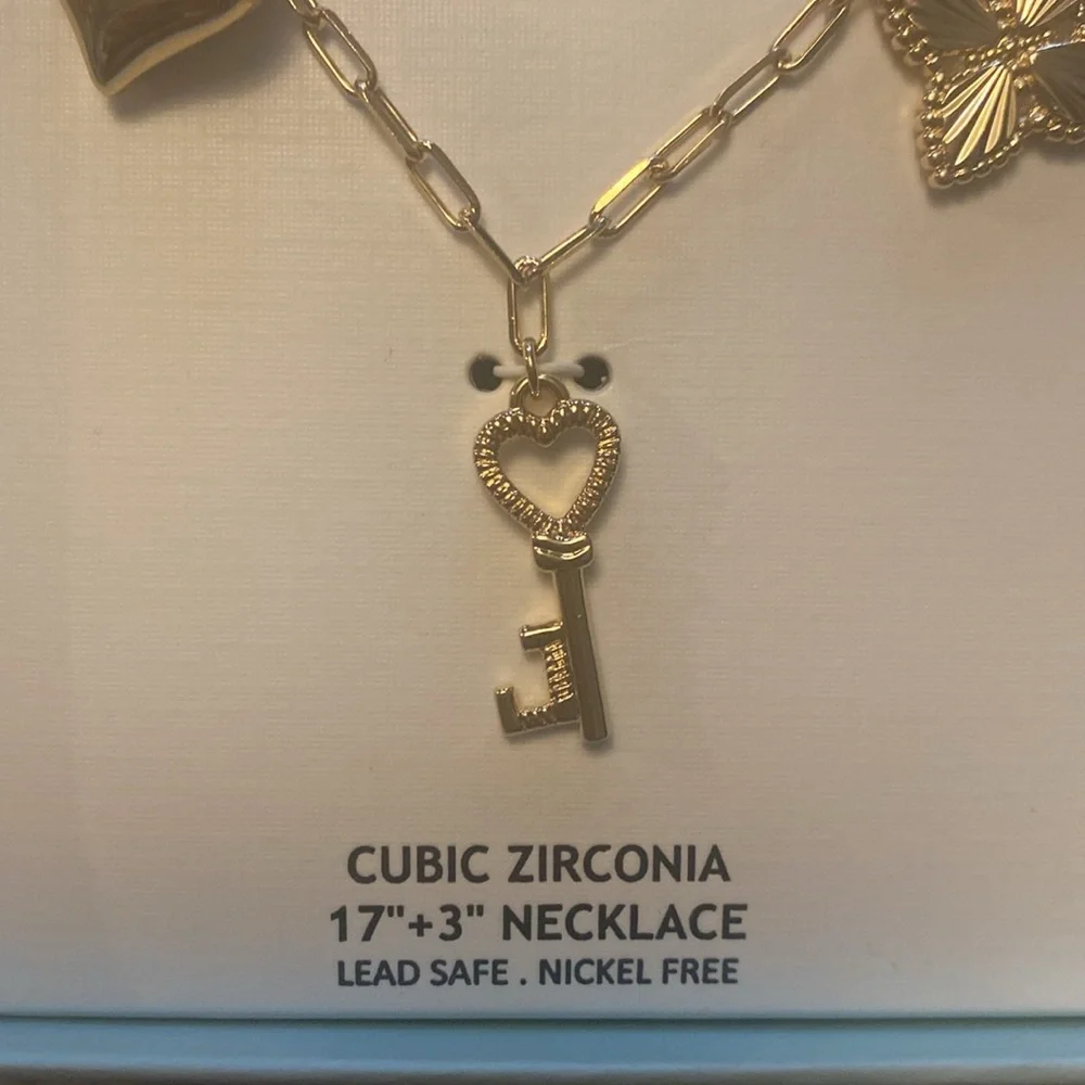 House of Harlow Gold Charm Cubic Zirconia Necklace Key 17” - Picture 2 of 4